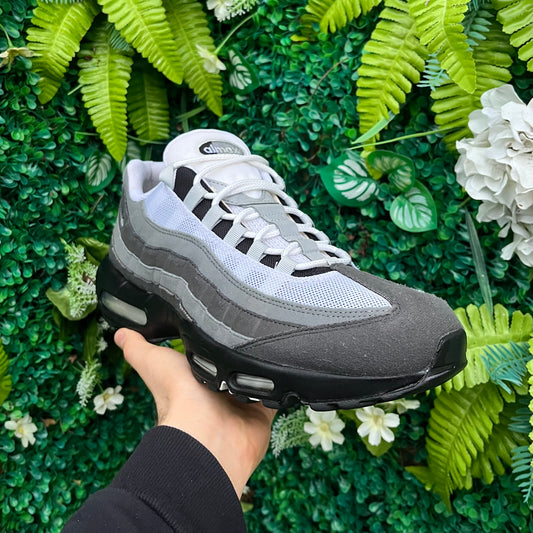 Nike Air Max 95 - Grey Jewel - UK11