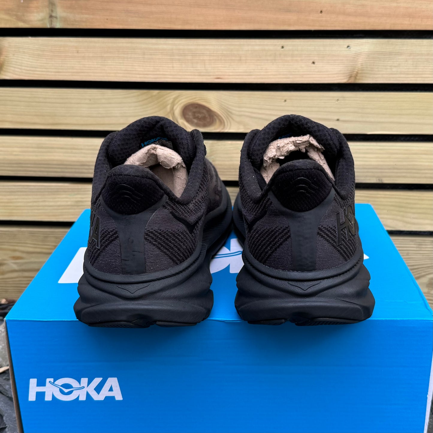 Hoka Clifton 9 - Triple Black - UK10