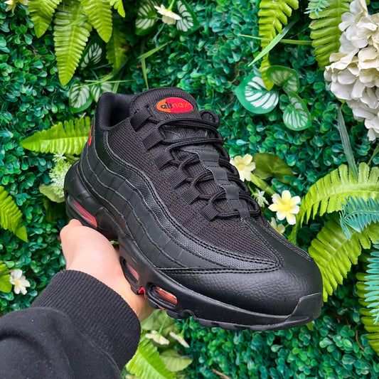 Nike Air Max 95 Black / Firey Red UK9