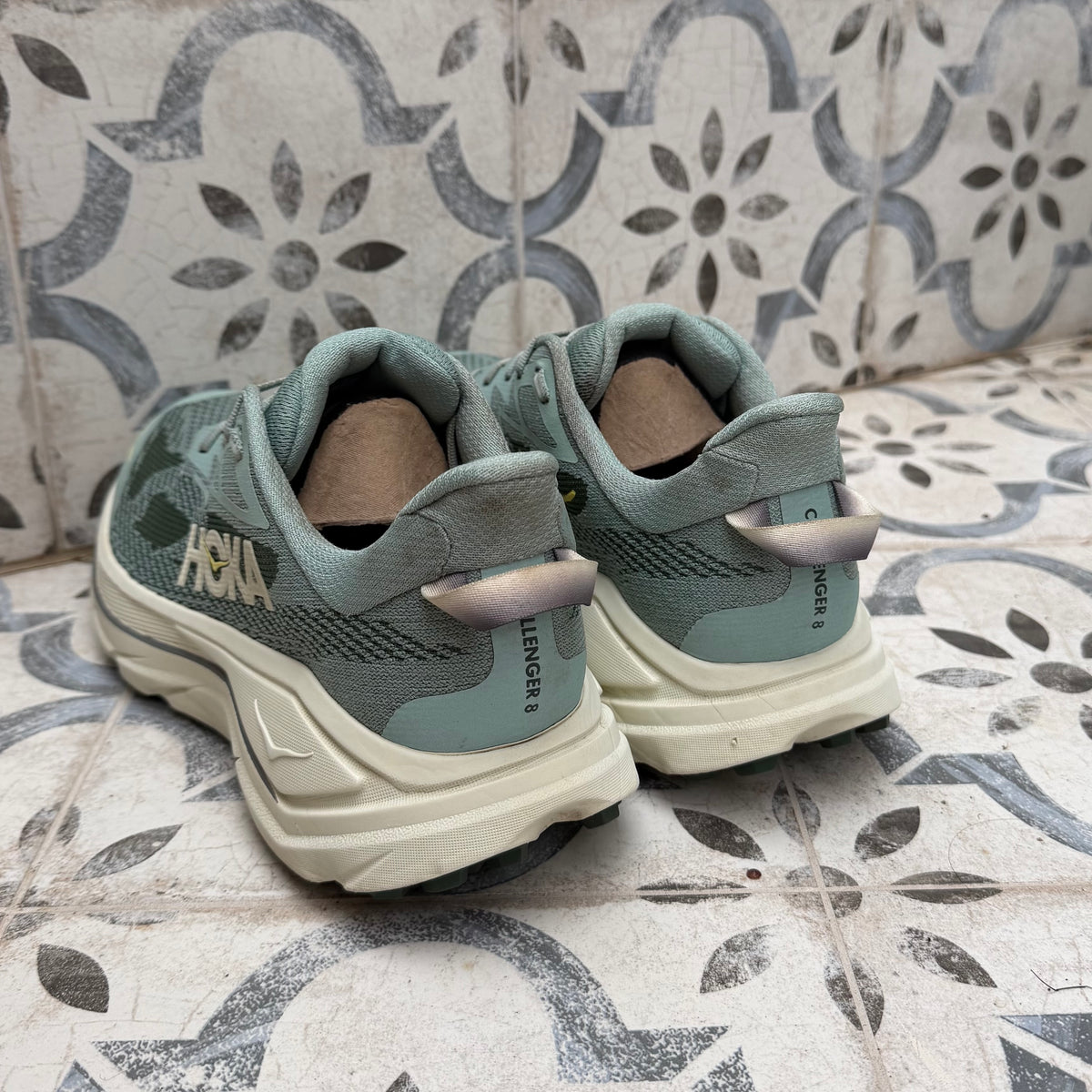 Hoka Challenger 8 - Jade / Truffle Salt - UK9