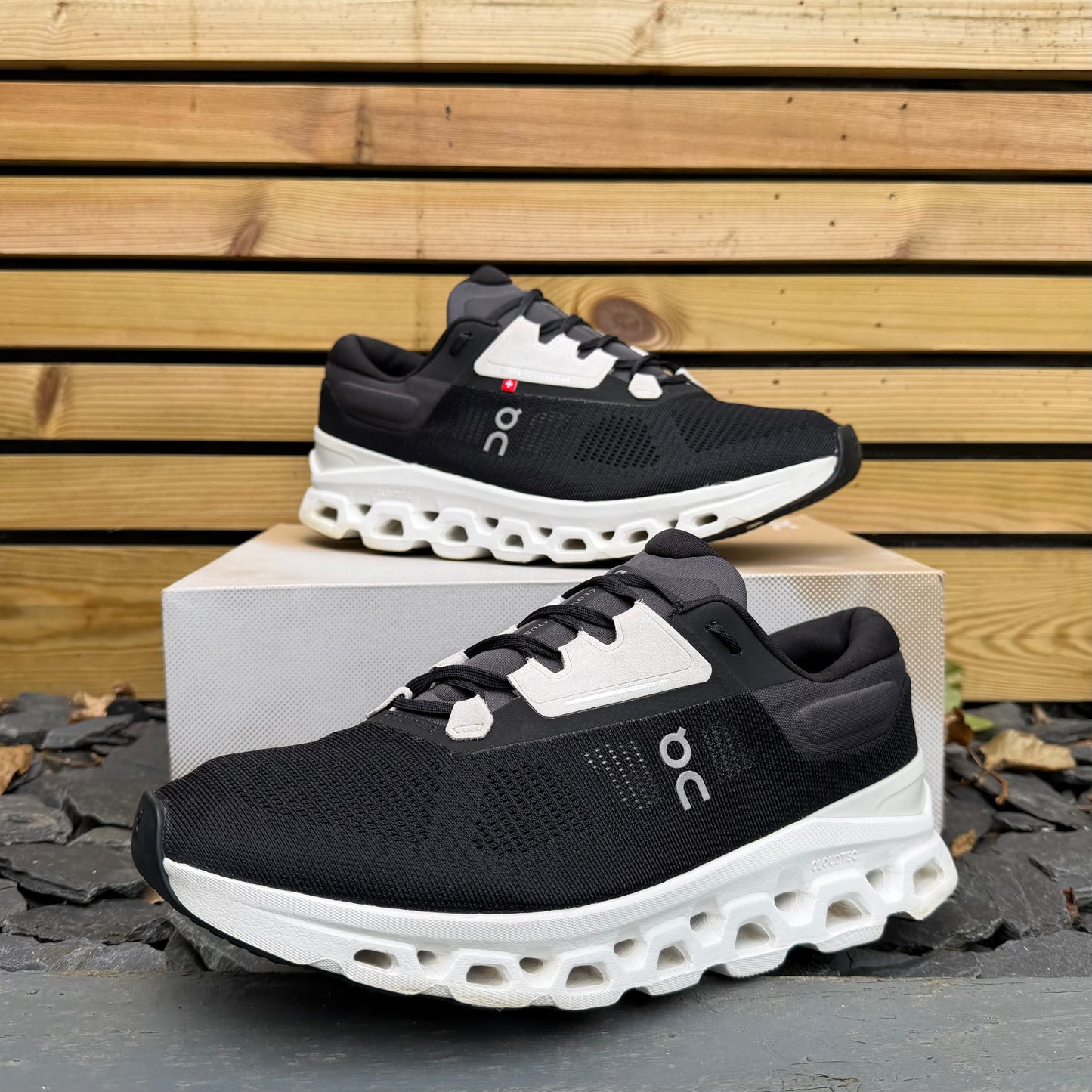 On Running CloudStratus 3 - Black / Frost - UK9