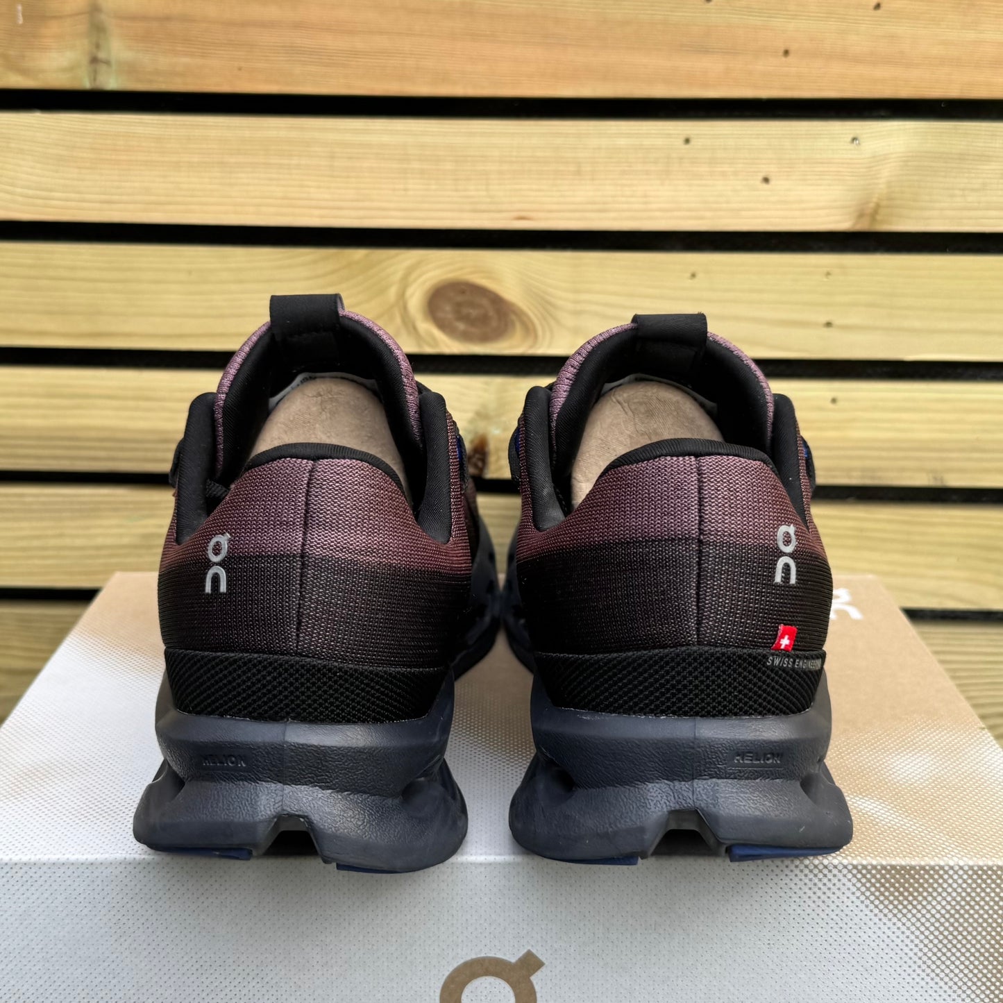 On Running CloudSurfer - Black / Cobalt - UK8.5